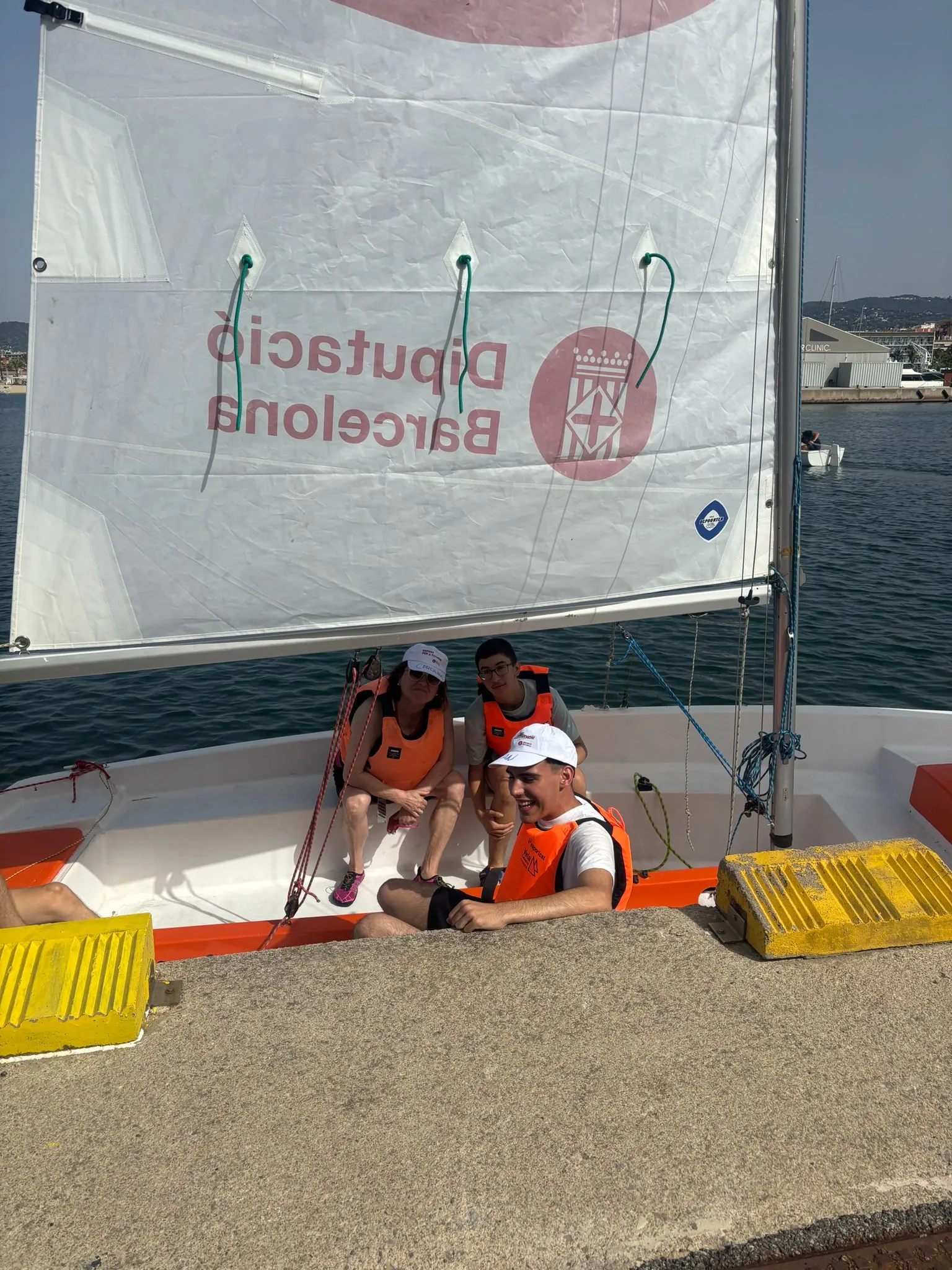 Actividad de vela inclusiva – Fundació ADIMIR Actividad de vela inclusiva - Fundació ADIMIR